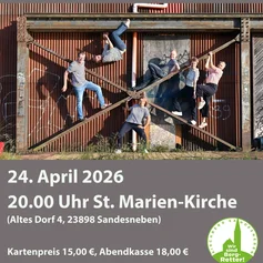 Sechs Personen, die an einem Industriebauwerk klettern