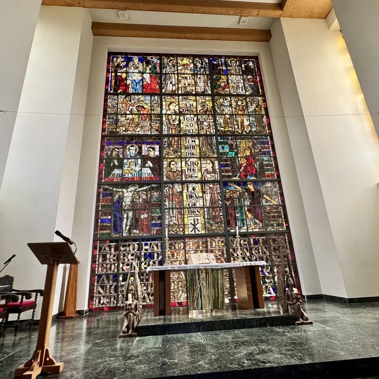 Blick in eine Kirche